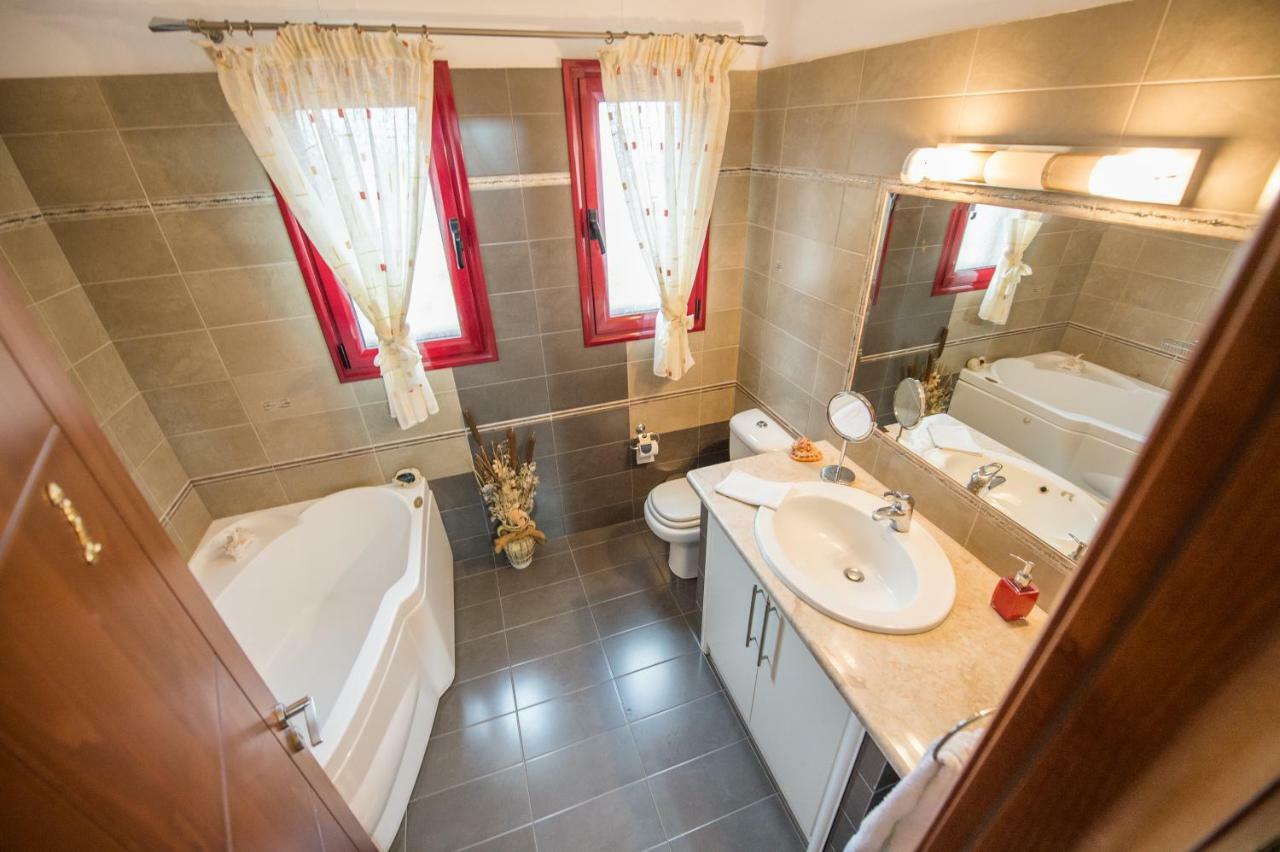 Irene'S Comfort Villa Nea Epidhavros Bagian luar foto